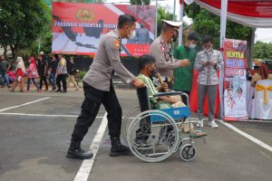 Hadiri Vaksinasi Serentak di Polresta Bandar Lampung, Kapolda : Antisipasi Laju Pertumbuhan Covid-19 Saat Nataru