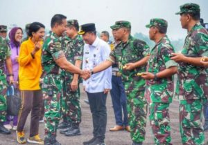 Dandim 0427 Way Kanan Sambut Kedatangan Panglima TNI di Bandara Gatot Subroto