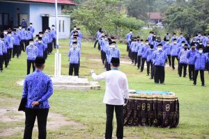 Bupati Way Kanan Raden Adipati Serahkan SK PNS Formasi Umum