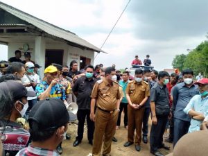 Gunakan Cara Persuasif, Bupati Musa Ahmad Redam Masyrakat yang Berselisih Paham