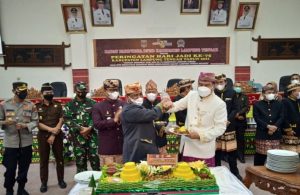 Bupati Musa Ahmad Hadiri Rapat Paripurna Hari Jadi Ke-75 Kabupaten Lampung Tengah   