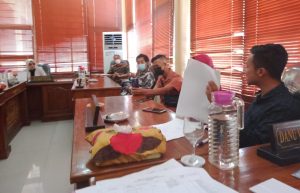 Sesaki Ruangan Komisi 4, Pegiat Literasi Sampaikan Aspirasi