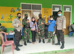 Warga Baradatu Way Kanan Antusias Ikuti Vaksin