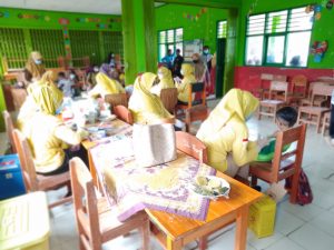 Vaksinasi Anak di SD N 01 Umpu kencana Yang Digelar Puskesmas Blambangan Umpu