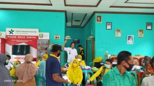 Vaksinasi massal di balai Kampung Lembasung
