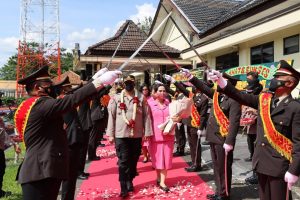 Polres Way Kanan Gelar Upacara Welcome and Farewell Parade Kapolres Way Kanan