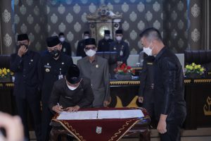 Pemkab Dan DPRD Way Kanan Sahkan Tiga Raperda Tahun 2022