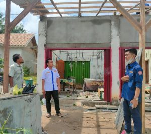 Karang Taruna Balambagan Umpu Tinjau Korban Puting Beliung di Kampung Gunung Sangkaran