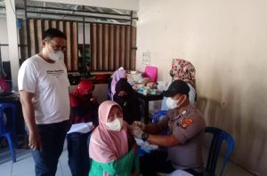 Camat Umpu Semenguk Jefri Imawan Kembali Meninjau Giat Vaksinasi di Kampung Bratayuda