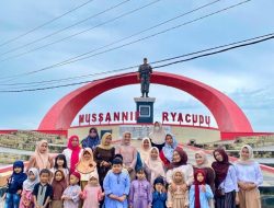 PAUD SKB Way Kanan Ajarkan Anak-anak Berbagi, Berbagi Takjil di Bundaran Ryacudu